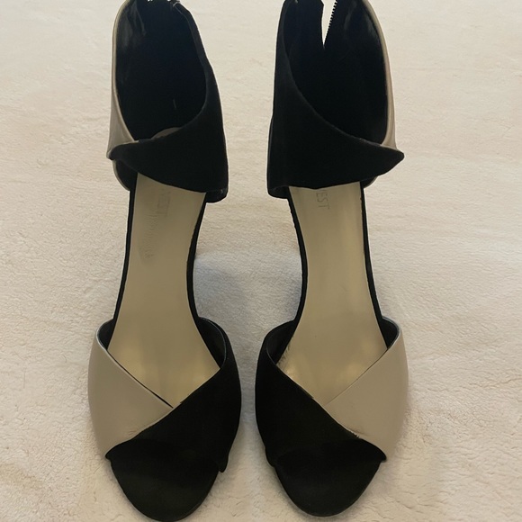 Nine West Twist Peep Toe Pump - Picture 3 of 9